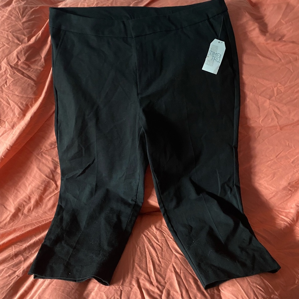 Time and Tru Black Cropped Dress Pants with Tag